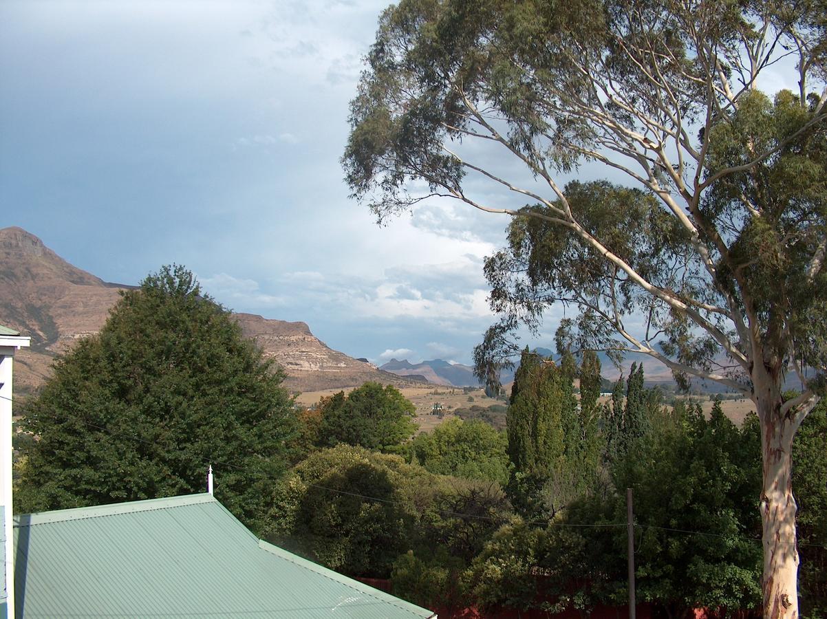 The Courtyard Guest House Clarens Eksteriør bilde